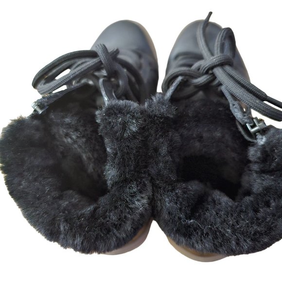 Cougar Dubliner Waterproof lace-up ankle boot with plush faux-fur collar - Picture 5 of 10
